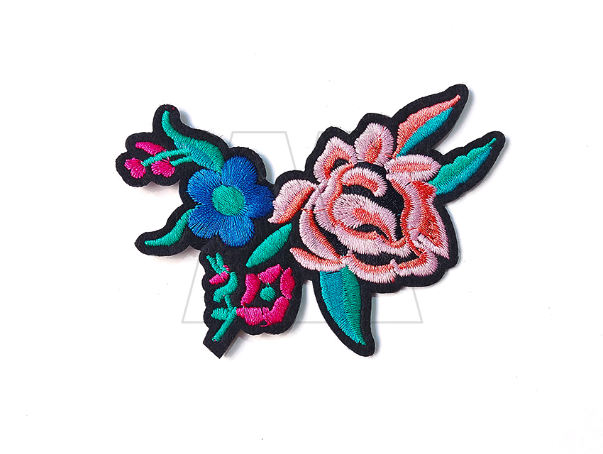 APLIQUE BORDADO TERMOAD FLORES COLORES 10CM X 6,5CM X 4UN