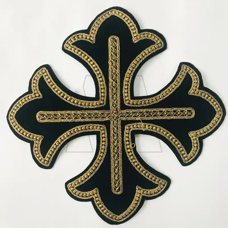 APLIQUE BORDADO TERCIOPELO CRUZ TREBOL GRANDE 230MM X 3UN