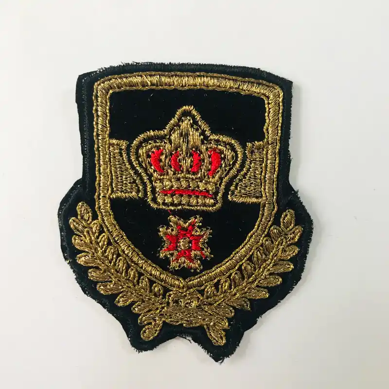 APLIQUE BORDADO TERCIOPELO ESCUDO MARCO 82MM X 6UN