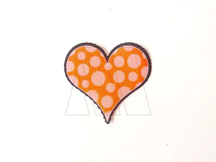 APLIQUE ESTAMPADO TERMOAD CORAZON C/LUNARES X 6UN