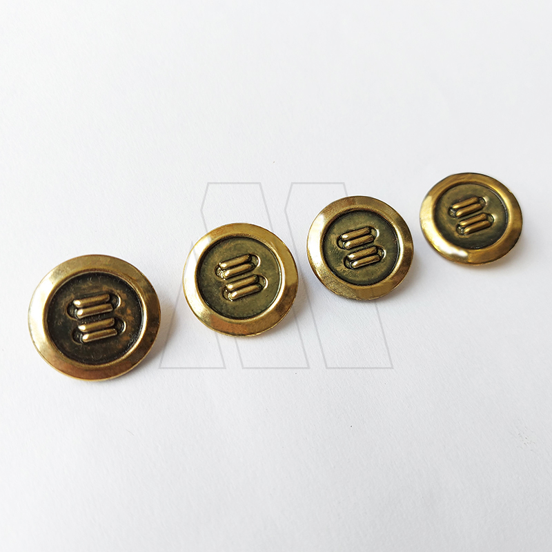 BOTON DE BRONCE CON PIE OJAL T36