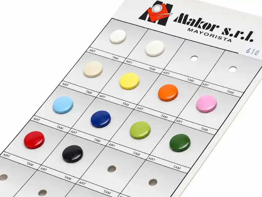 BOTON CON PIE NYLON PLANO T18