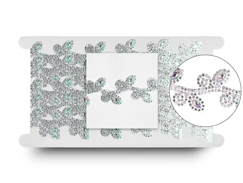 GALON PLASTICO BLANCO CON STRASS VIDRIO 2,3CM X 5YDS