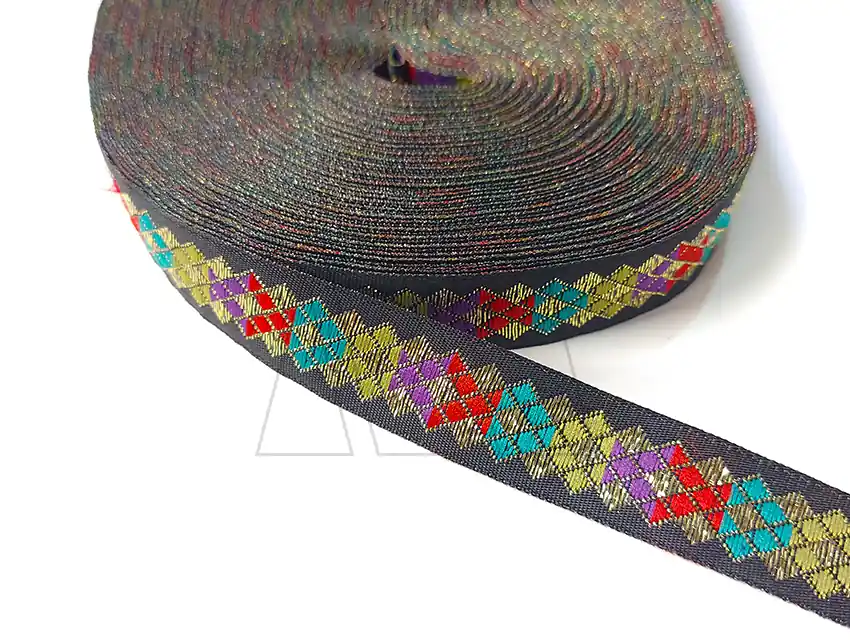GALON TEJIDO C/LUREX DORADO CUADRICULA COLORES 15MM X 25YDS APROX