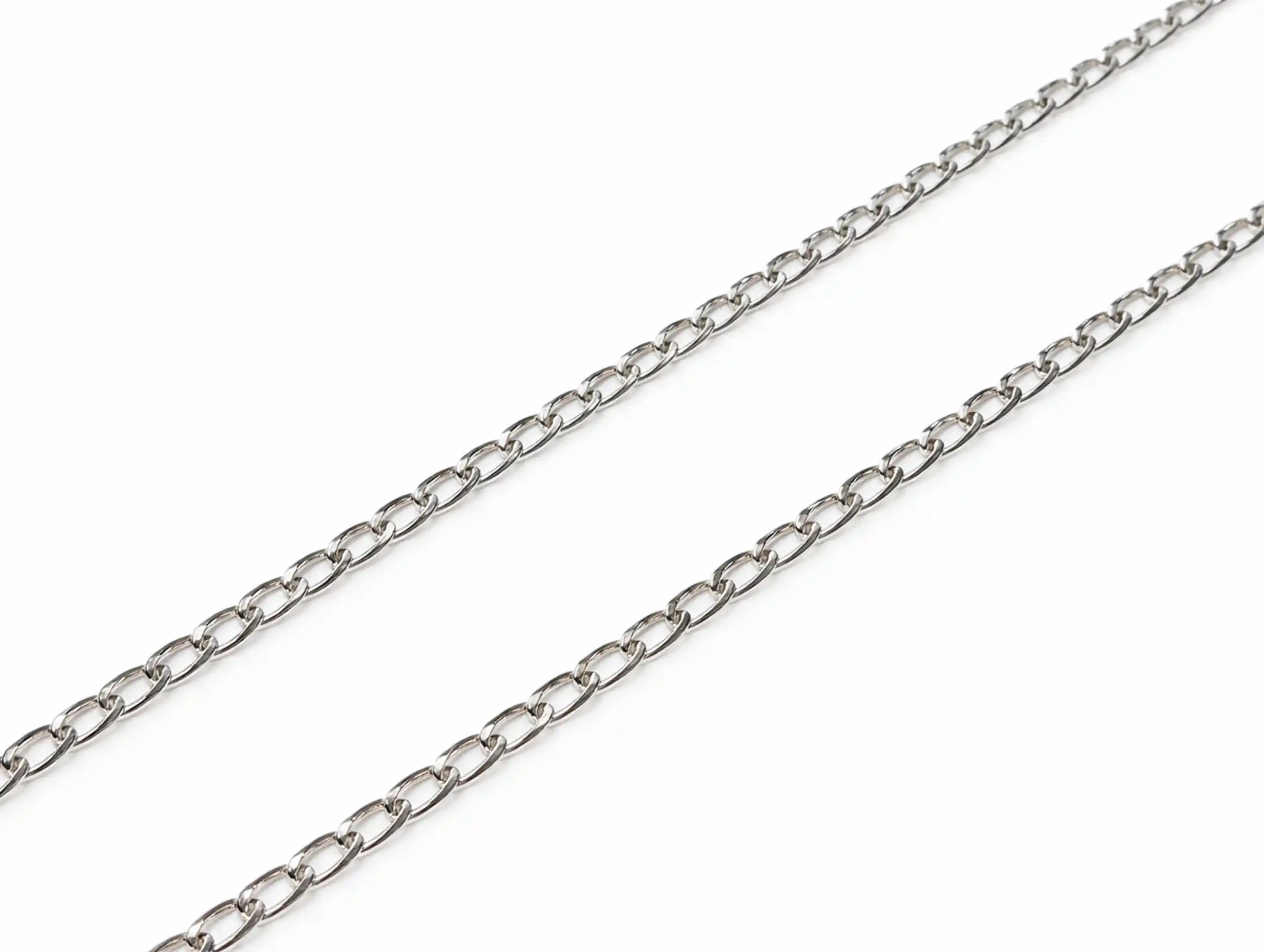 CADENA PLATEADA PARA MANUALIDADES CHATA 4MM X 5 MTS