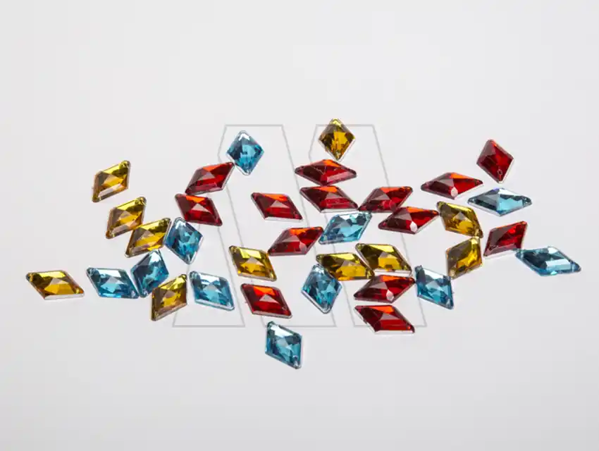 GEMA ROMBOIDAL FACETADA 11 X 18MM X 50UN