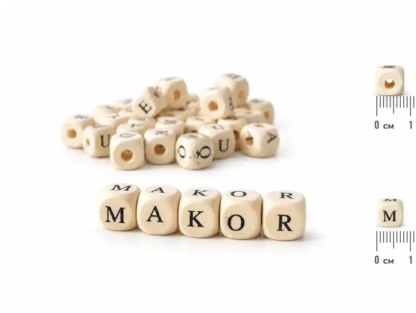 CUENTAS DE MADERA CON LETRAS 8MM X 8MM X 125GRS (468UN APROX)