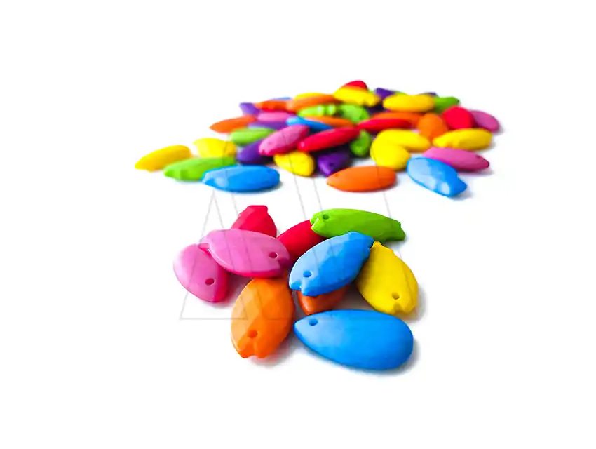 CUENTAS DE PLASTICO PESCADITOS 25MM X 12MM X 125GRS