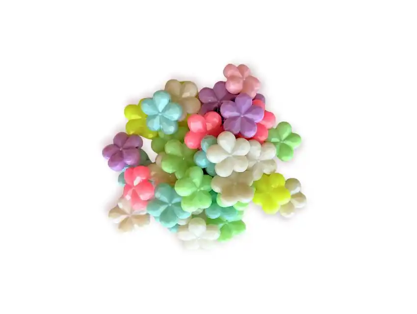 CUENTAS DE PLASTICO FLORES 11MM X 7MM X 125GRS (268 UN APROX)