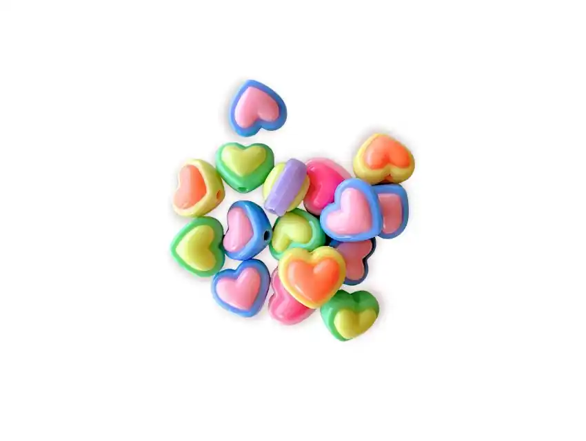 CUENTAS DE PLASTICO CORAZONES 11MM X 7MM X 125GRS (78 UN APROX)
