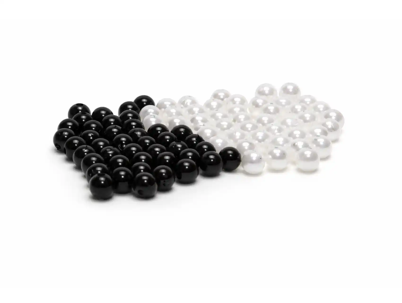 PERLAS BLANCAS-NEGRAS NRO 4 X 8GRS