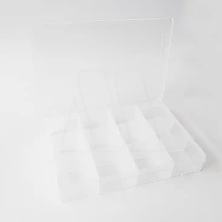 ESTUCHE PLASTICO CON 12 DIVISIONES P/MANUALIDADES 16CM X 11CM