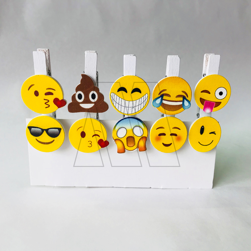BROCHE DE MADERA CBX C/EMOTICON X 10 UN