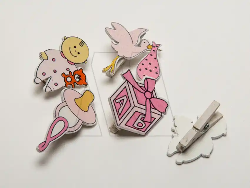 BROCHE DE MADERA CBX C/APLIQUE NENA X 10 UN